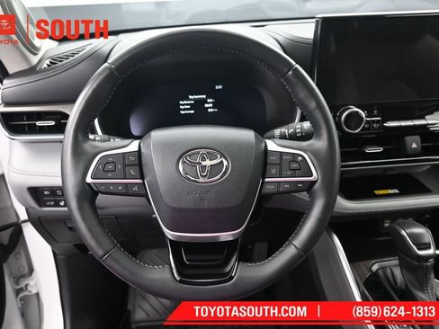 Used 2023 Toyota Highlander Limited w/ Protection Package #3 (TMS) AWD/4WD image 25