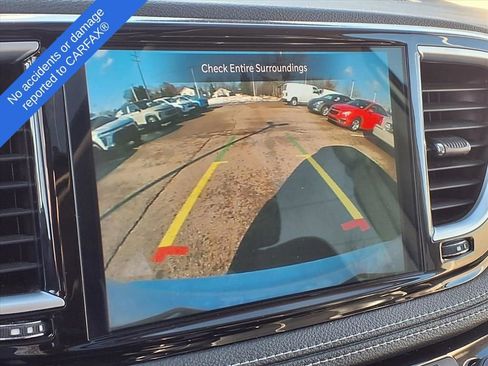 Used 2023 Chrysler Pacifica Limited FWD image 24