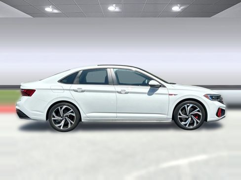 Used 2024 Volkswagen Jetta GLI Autobahn FWD image 8