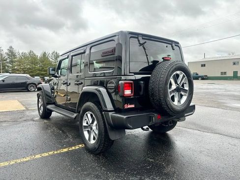 Used 2022 Jeep Wrangler Unlimited Sahara w/ Cold Weather Group AWD/4WD image 7