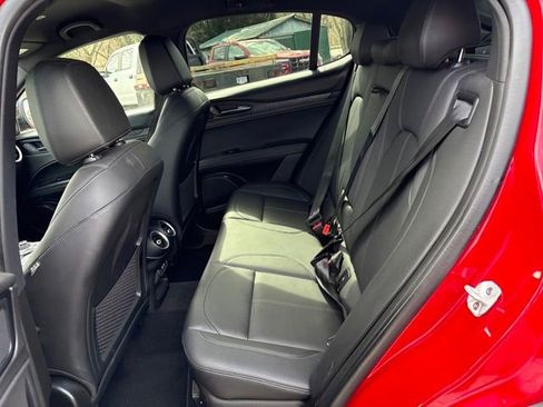 Used 2024 Alfa Romeo Stelvio Sprint image 23