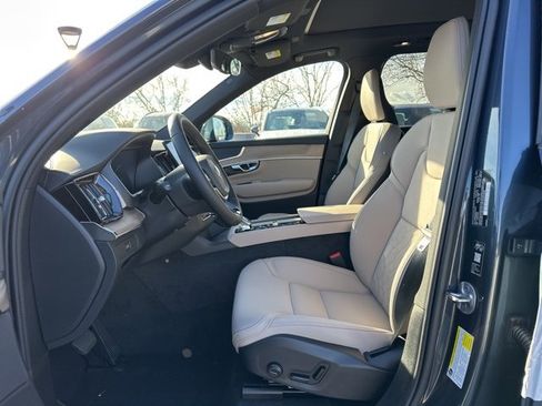 New 2026 Volvo XC90 B5 Core image 13