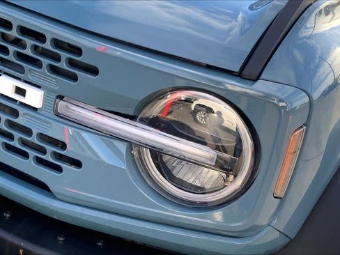 Used 2023 Ford Bronco Badlands image 28