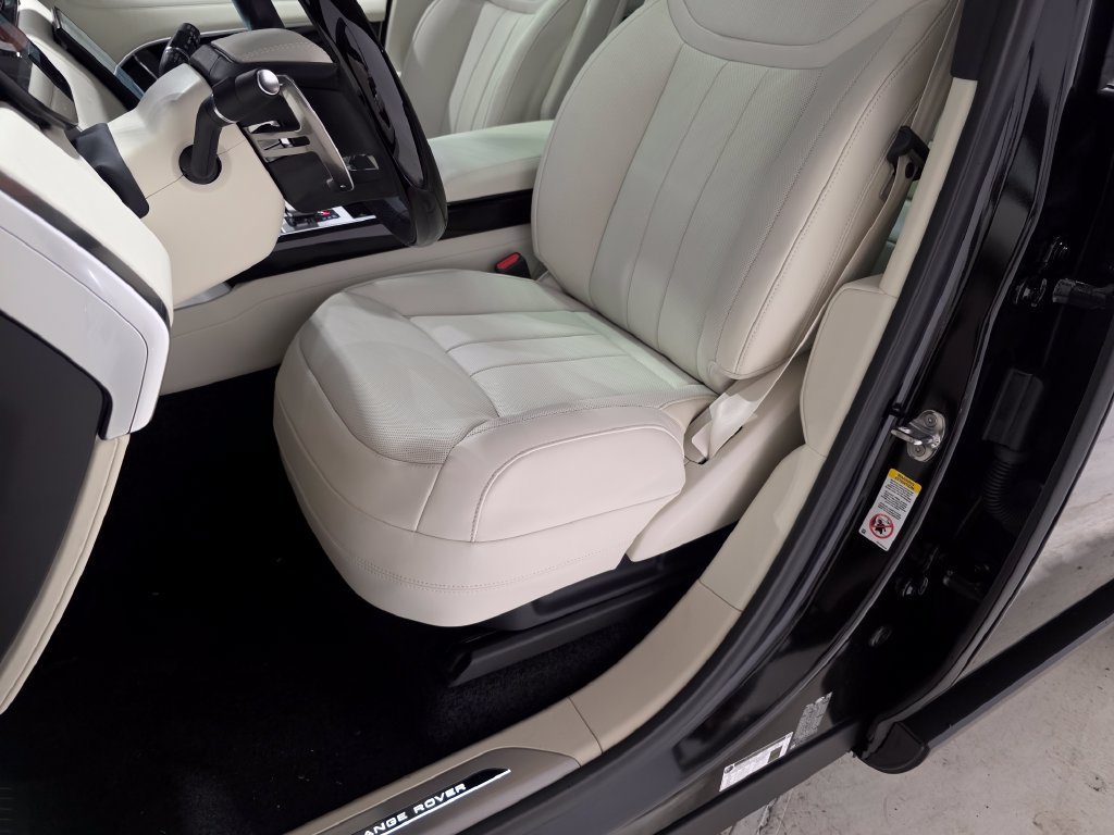 New 2027 Land Rover Range Rover Long Wheelbase SE AWD/4WD image 19