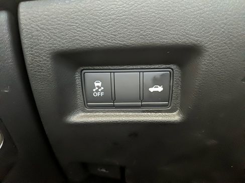 Used 2017 INFINITI Q50 3.0t Premium w/ 3.0T Premium Plus Package image 28