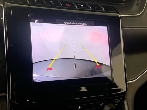 Used 2023 Jeep Grand Cherokee Altitude image 13