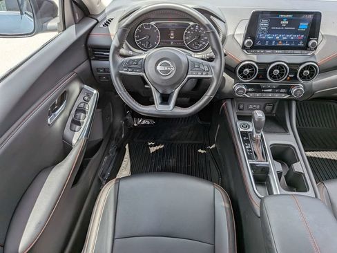 Used 2025 Nissan Sentra SR w/ SR Premium Package FWD image 17