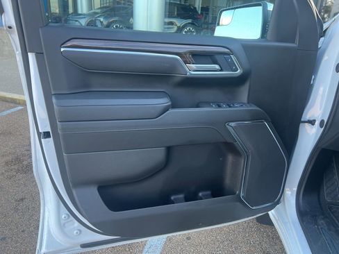 Used 2025 Chevrolet Silverado 1500 LT image 48