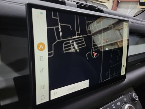 New 2024 Land Rover Defender 110 SE image 34