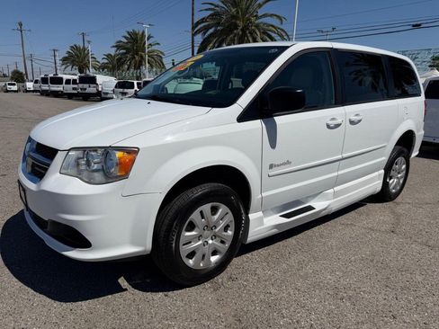 Used 2014 Dodge Grand Caravan SE w/ Quick Order Package 29E SE FWD image 17