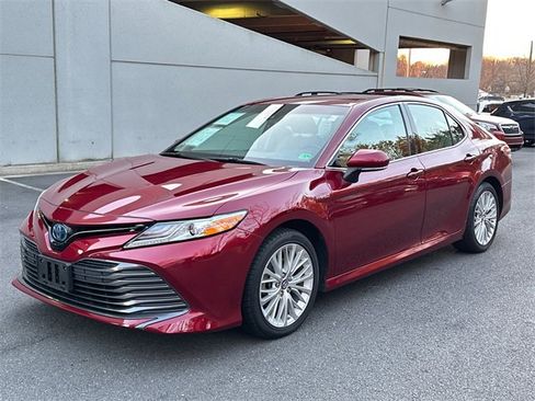 Certified 2019 Toyota Camry XLE image 2