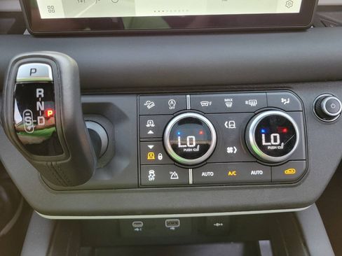 Used 2024 Land Rover Defender 110 S AWD/4WD image 22