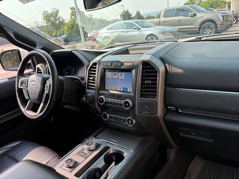 Used 2019 Ford Expedition Max XLT w/ Equipment Group 202A AWD/4WD image 31