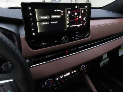 New 2025 Mitsubishi Outlander SEL image 16