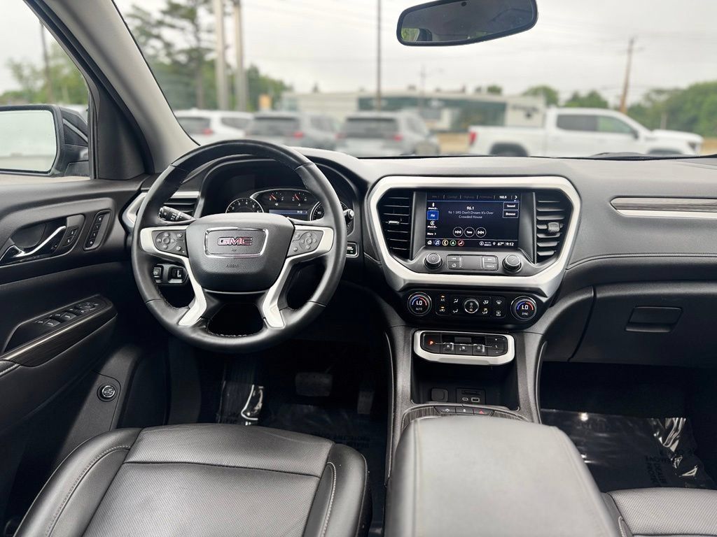 Used 2023 GMC Acadia SLT w/ Preferred Package AWD/4WD image 13