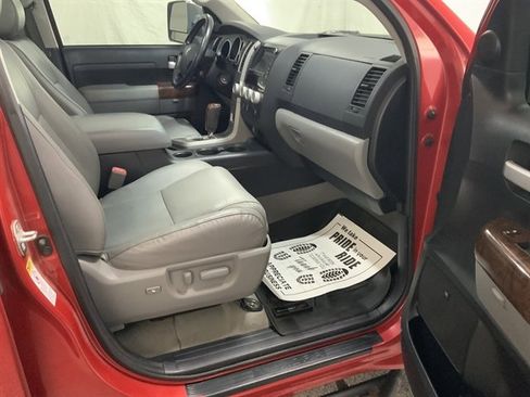 Used 2011 Toyota Tundra Limited w/ Memory Pkg AWD/4WD image 21