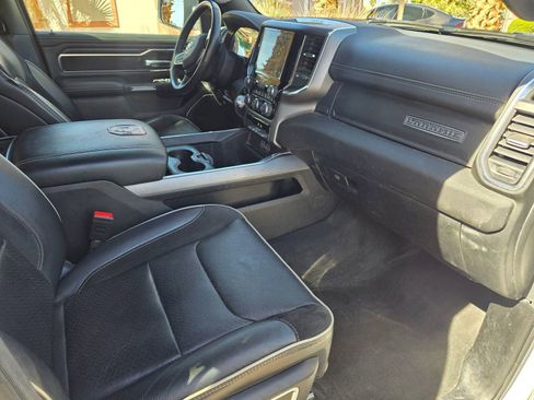 Used 2024 RAM 1500 Laramie AWD/4WD image 12