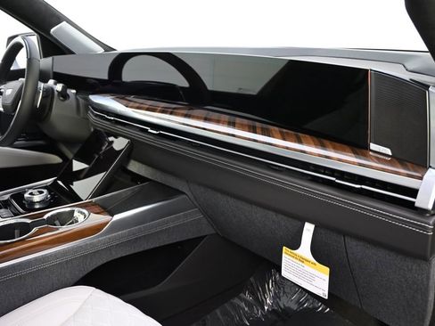 New 2026 Cadillac Escalade ESV Platinum Sport image 15