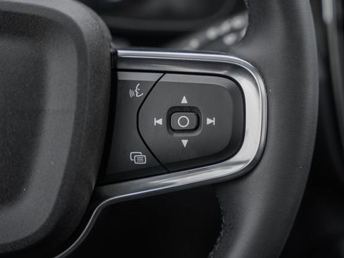 Certified 2023 Volvo XC40 B5 Plus w/ Protection Package Premier image 28