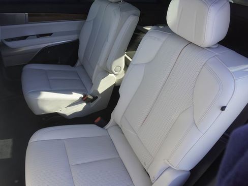 Used 2026 Cadillac Vistiq Luxury image 30