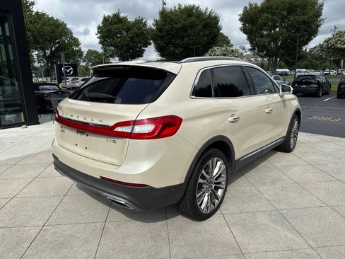 Used 2016 Lincoln MKX Reserve w/ Luxury Package AWD/4WD image 6