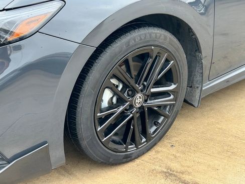 Used 2025 Toyota Camry SE image 9