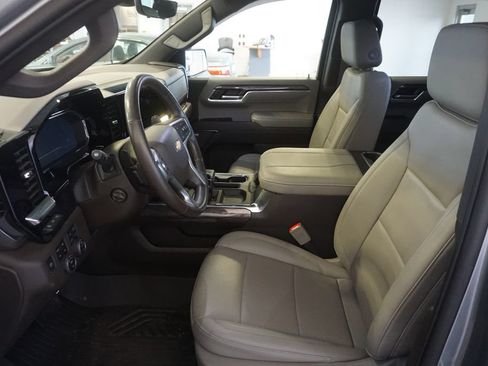 Used 2023 Chevrolet Silverado 1500 LTZ w/ LTZ Premium Package AWD/4WD image 21