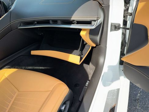 Used 2024 Chevrolet Corvette Stingray Premium Conv w/ Z51 Performance Package RWD image 36