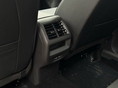 New 2026 Volkswagen Tiguan SE image 27