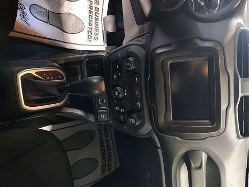 Used 2019 Jeep Renegade Altitude w/ Quick Order Package 2XM FWD image 36
