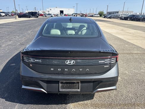 Used 2024 Hyundai Sonata Limited FWD image 4