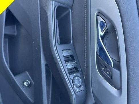 Used 2023 Chevrolet Traverse LT w/ LPO, Floor Liner Package AWD/4WD image 9