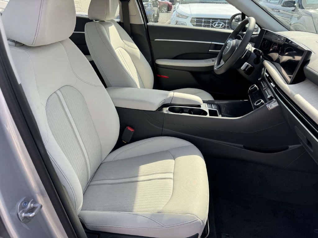 New 2026 Hyundai Sonata Blue FWD image 9