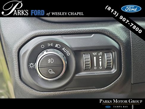 Used 2022 Jeep Gladiator Willys image 27