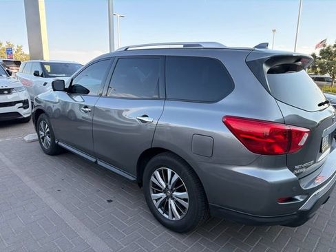 Used 2019 Nissan Pathfinder SL AWD/4WD image 7