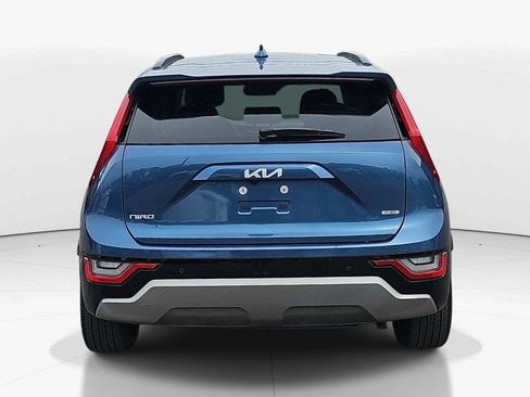 Used 2023 Kia Niro SX Touring FWD image 5