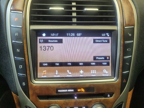 Used 2017 Lincoln MKX Reserve FWD image 25