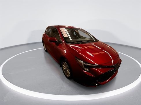 Used 2024 Toyota Corolla SE image 2