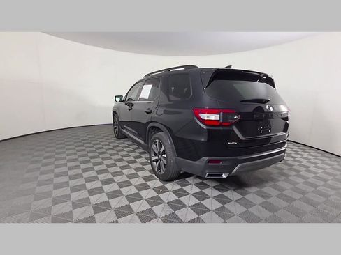 Used 2025 Honda Pilot Elite image 44