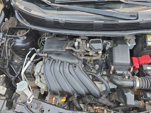 Used 2016 Nissan Versa S FWD image 30