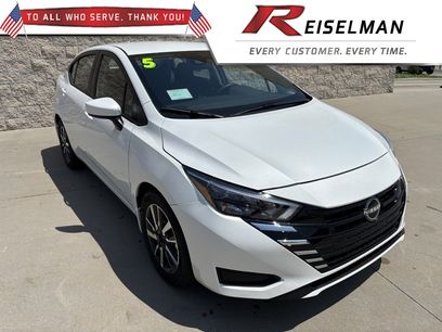 New 2025 Nissan Versa SV w/ Trunk Package