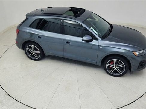 Used 2024 Audi Q5 e Prestige w/ Prestige Package image 81