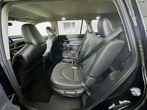 Used 2025 Toyota Grand Highlander FWD image 26