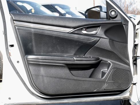 Used 2019 Honda Civic Touring image 41