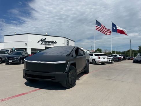 Used 2024 Tesla Cybertruck AWD Crew Cab image 1