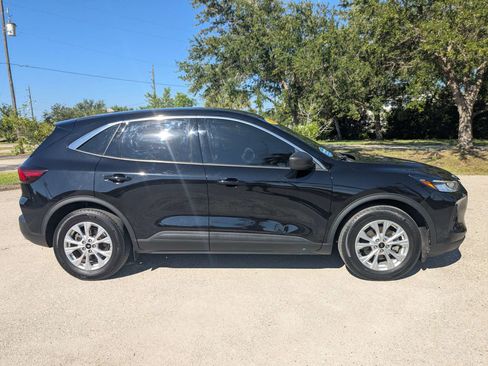 Used 2023 Ford Escape Active w/ Tech Pack #1 FWD image 4