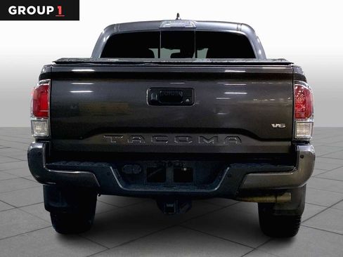 Certified 2020 Toyota Tacoma TRD Sport w/ Technology Package image 5