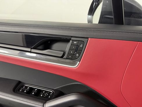 Certified 2025 Porsche Cayenne S AWD/4WD image 20