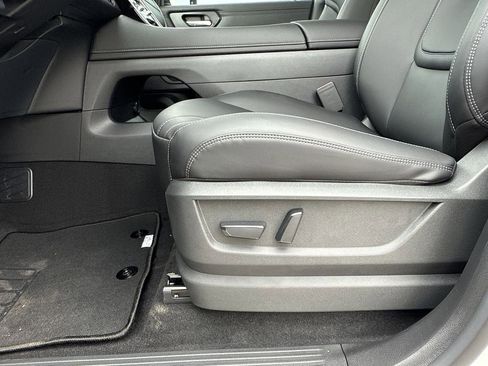 New 2026 Nissan Armada SV image 21