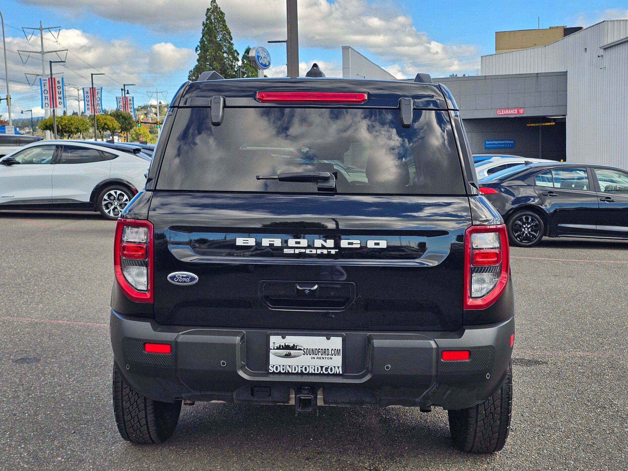 Used 2025 Ford Bronco Sport Badlands AWD/4WD image 6